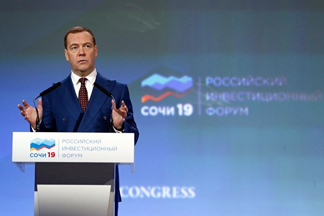 Медведев заявил о необходимости повышать эффективность машиностроительной отрасли Медведев заявил о необходимости повышать эффективность машиностроительной отрасли