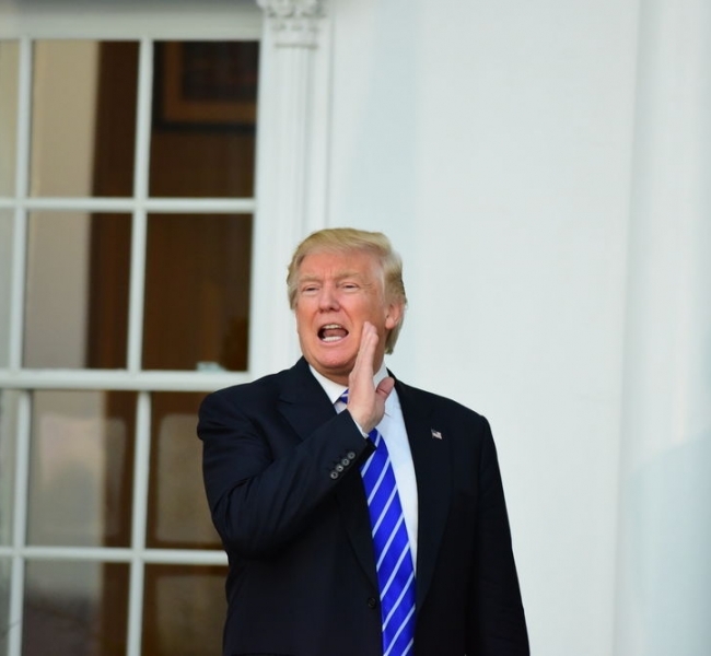 Трамп просит ФРС снизить ставки Трамп просит ФРС снизить ставки