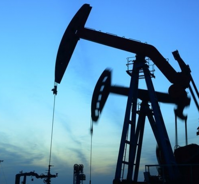 Фьючерсы на Brent теряют 9%, продолжая вчерашний обвал Фьючерсы на Brent теряют 9%, продолжая вчерашний обвал