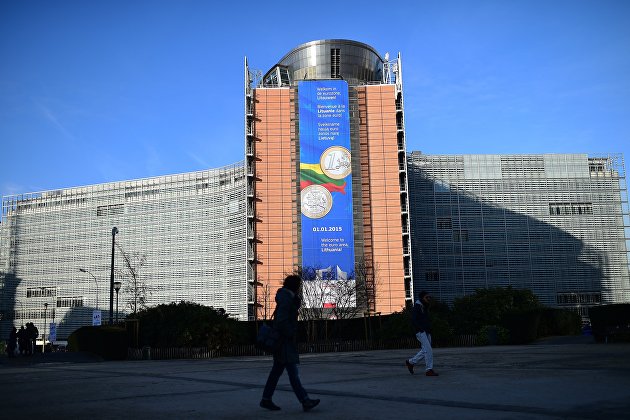 Еврокомиссия предложила направить 100 млрд евро для поддержки занятости и бизнеса Еврокомиссия предложила направить 100 млрд евро для поддержки занятости и бизнеса