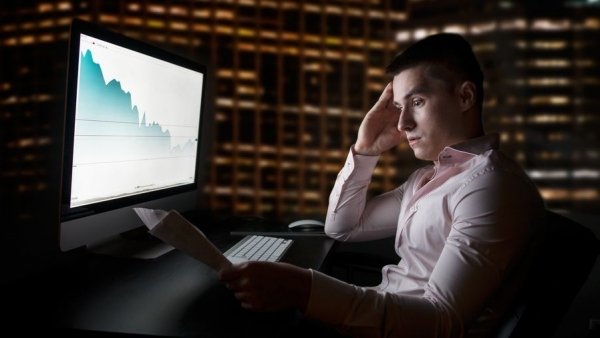 Ход торгов. Снижаемся широким фронтом вместе с ценами на нефть Ход торгов. Снижаемся широким фронтом вместе с ценами на нефть