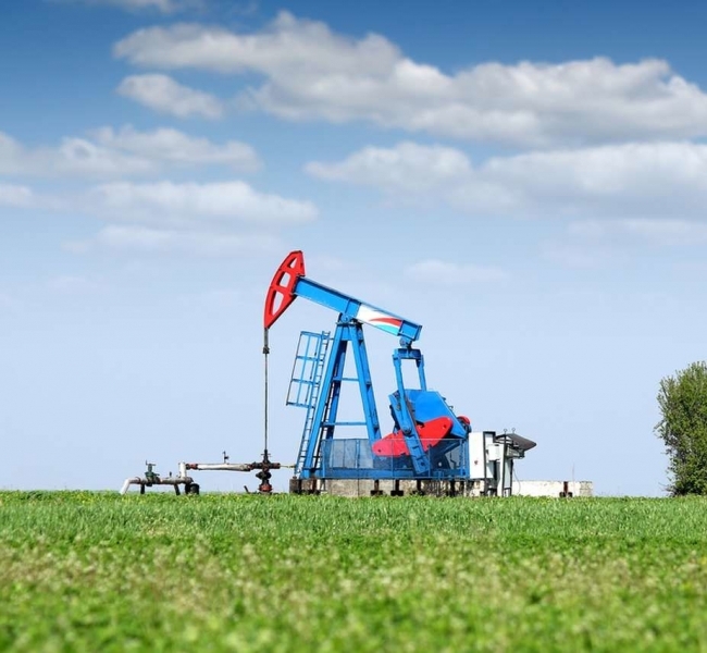 Рынок нефти. Опасения из-за экономики сдерживают цены Рынок нефти. Опасения из-за экономики сдерживают цены