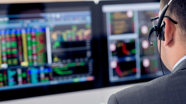 Прогнозы и комментарии. Рынки акций под давлением Прогнозы и комментарии. Рынки акций под давлением