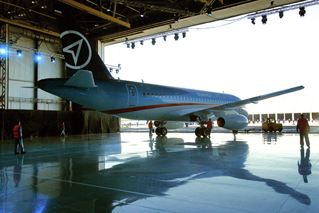 Летевший из Москвы SSJ100 совершил аварийную посадку в аэропорту Перми Летевший из Москвы SSJ100 совершил аварийную посадку в аэропорту Перми