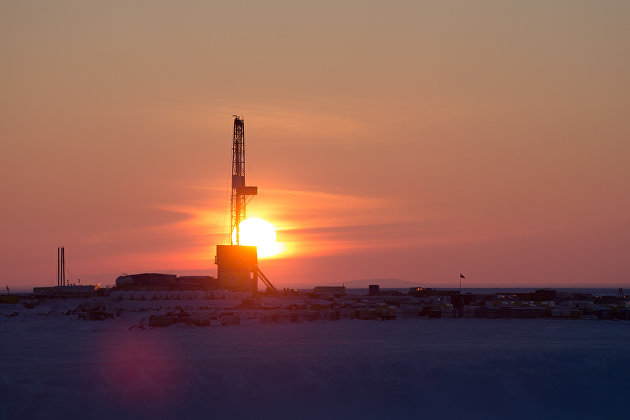 Российская нефть Urals торгуется с рекордной премией к Brent в $2,35 за баррель