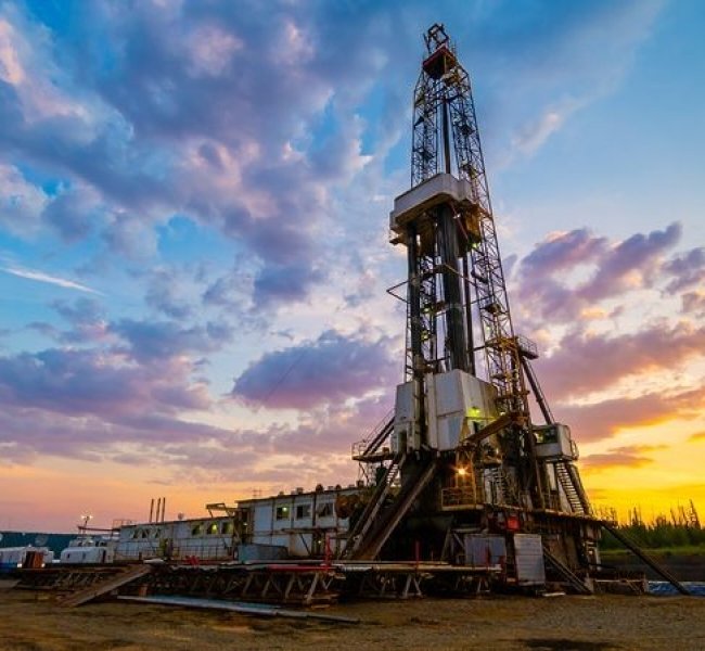 Число действующих нефтегазовых буровых в мире достигло минимума за 21 год Число действующих нефтегазовых буровых в мире достигло минимума за 21 год