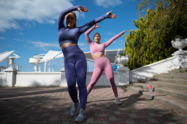 :  Google  Fitbit   