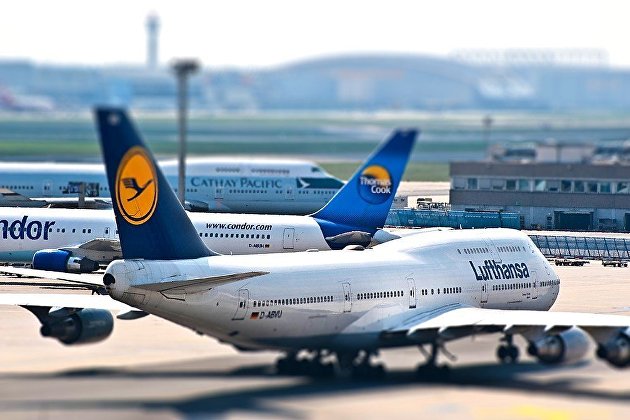 Lufthansa     ,   