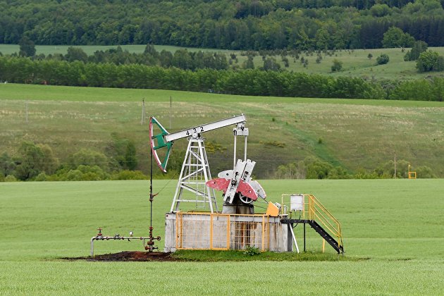 Добыча нефти в России в июне снизилась к маю на 0,8% Добыча нефти в России в июне снизилась к маю на 0,8%