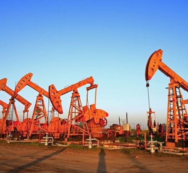 Запасы нефти в США за неделю снизились на 7,5 млн баррелей Запасы нефти в США за неделю снизились на 7,5 млн баррелей