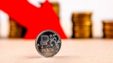 Рубль несет потери из-за геополитического обострения Рубль несет потери из-за геополитического обострения