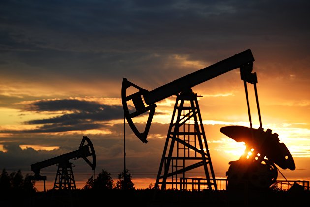 Нефть дорожает на данных минэнерго США о запасах сырья в стране