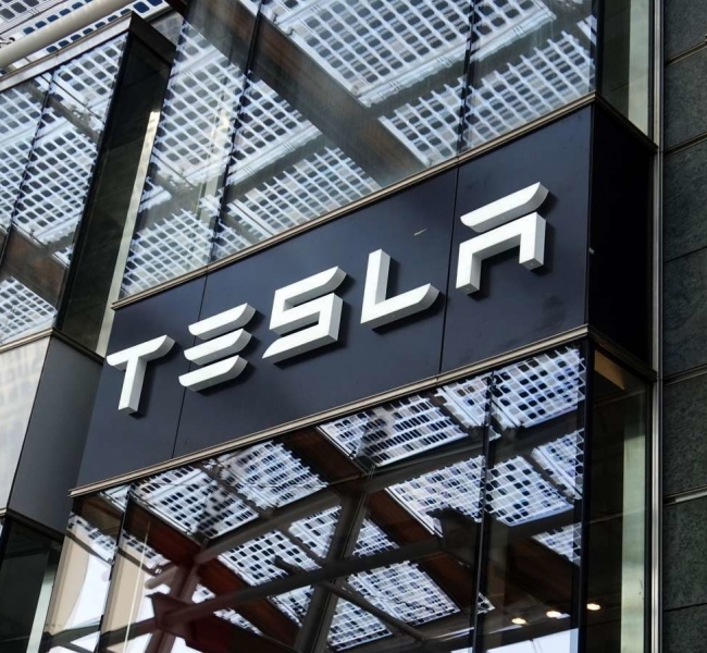 Акции Tesla выросли на 13% на новостях о дроблении