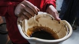 Нефть дорожает на волне общего оптимизма на рынках Нефть дорожает на волне общего оптимизма на рынках