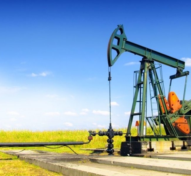Запасы нефти в США за неделю снизились на 7,4 млн баррелей Запасы нефти в США за неделю снизились на 7,4 млн баррелей