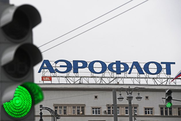 "Аэрофлот" сейчас выполняет 400 рейсов в сутки, что почти в 2 раза меньше прошлогоднего "Аэрофлот" сейчас выполняет 400 рейсов в сутки, что почти в 2 раза меньше прошлогоднего
