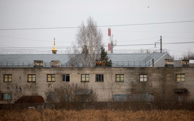 Навальный переведен из медчасти в отряд, продолжает голодовку -- соратники оппозиционера Навальный переведен из медчасти в отряд, продолжает голодовку -- соратники оппозиционера