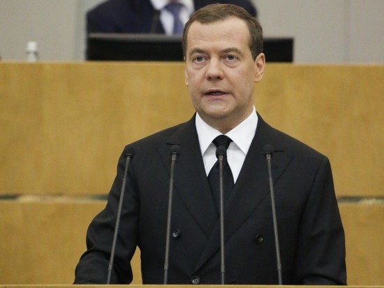 Учителя попросили Медведева, чтобы их не принуждали голосовать