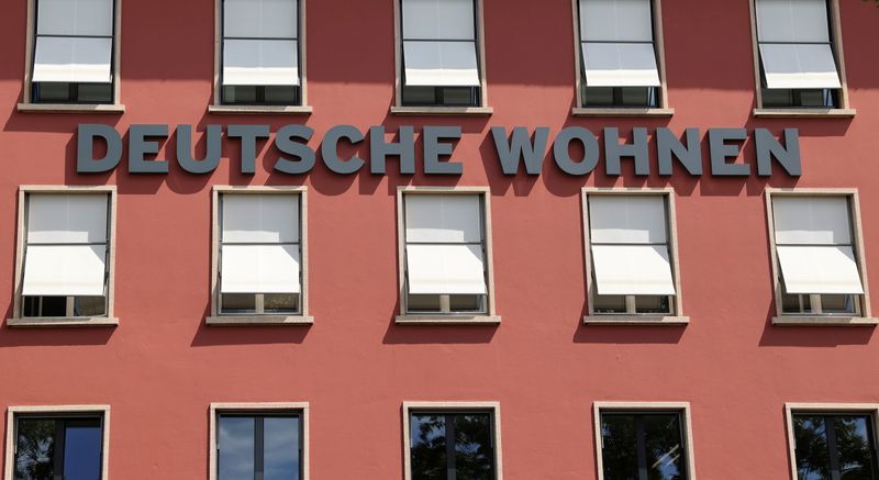 Vonovia    Deutsche Wohnen  $22 