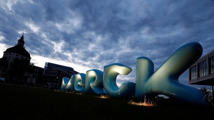 Питерская биржа на несколько дней приостановит торги акциями Merck Питерская биржа на несколько дней приостановит торги акциями Merck