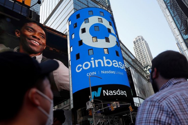 ������� Coinbase ������ ���������� �������� ������� � Apple � Google Pay