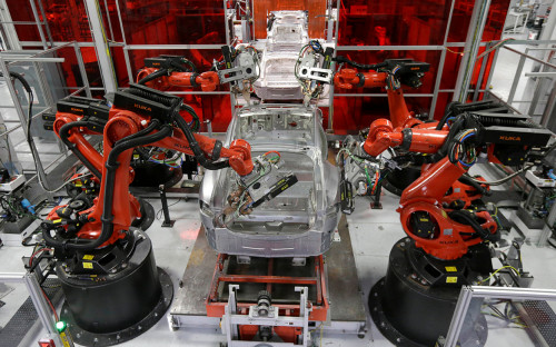 Мантуров прокомментиовал слова Маска о появлении завода Tesla в России Мантуров прокомментиовал слова Маска о появлении завода Tesla в России