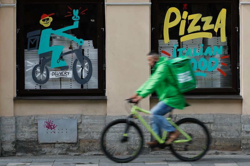 Активность в секторе услуг РФ достигла пика 9 месяцев в мае -- PMI Активность в секторе услуг РФ достигла пика 9 месяцев в мае -- PMI