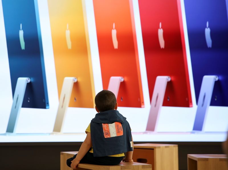 Apple работает над iPad Pro с беспроводной зарядкой, новым iPad Mini -- Bloomberg Apple работает над iPad Pro с беспроводной зарядкой, новым iPad Mini -- Bloomberg