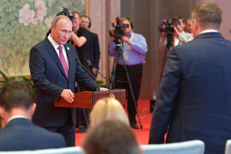 Путин назвал две наиболее актуальные проблемы в российской экономике Путин назвал две наиболее актуальные проблемы в российской экономике