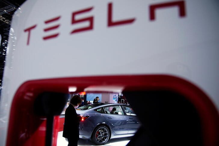 Tesla     Model S     