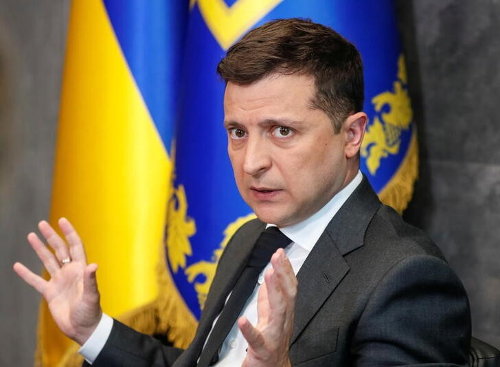 Зеленский опасается провокаций из-за скопления войск РФ у границ Украины Зеленский опасается провокаций из-за скопления войск РФ у границ Украины