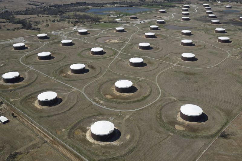 Данные API указали на резкое снижение запасов нефти в США -- источники Данные API указали на резкое снижение запасов нефти в США -- источники