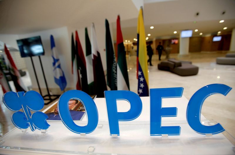 Техкомитет ОПЕК+ видит риск дисбаланса на рынке нефти после апреля 22г -- доклад Техкомитет ОПЕК+ видит риск дисбаланса на рынке нефти после апреля 22г -- доклад