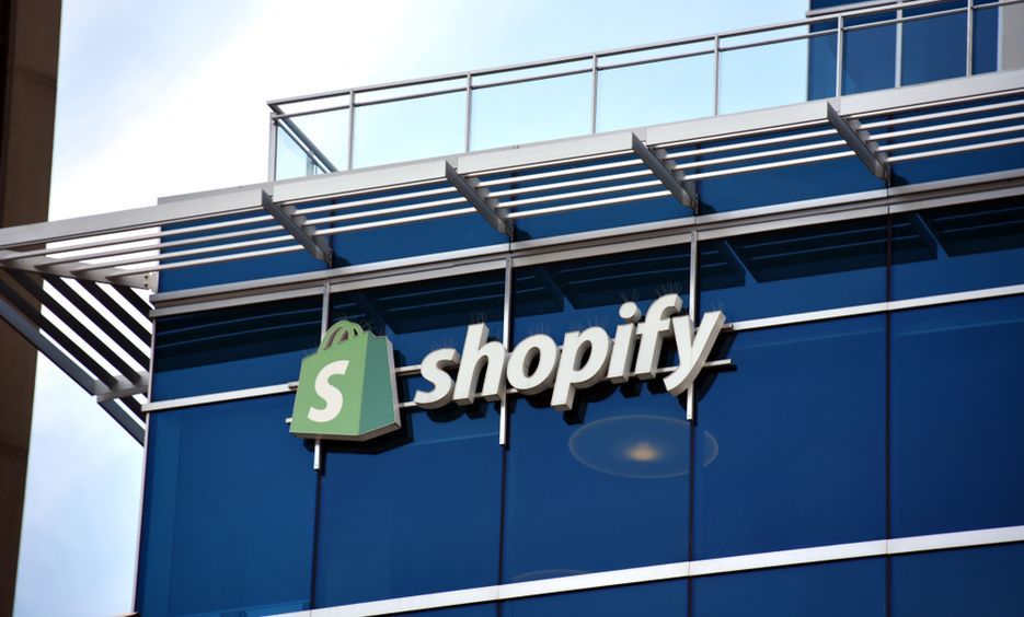   IT- . Shopify    