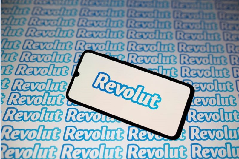 Основанный россияном необанк Revolut привлек $800 млн Основанный россияном необанк Revolut привлек $800 млн