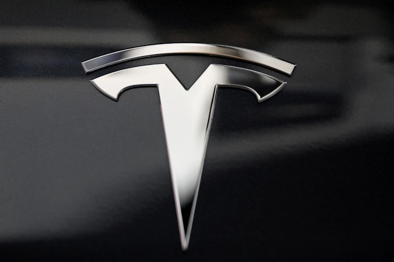 Чистая прибыль Tesla во 2-м квартале превысила $1 млрд Чистая прибыль Tesla во 2-м квартале превысила $1 млрд