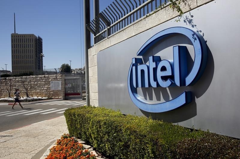 Intel будет бороться за лидерство