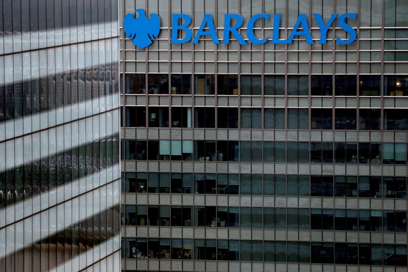 Barclays резко увеличил прибыль в 1 пол и возобновил выплату дивидендов Barclays резко увеличил прибыль в 1 пол и возобновил выплату дивидендов