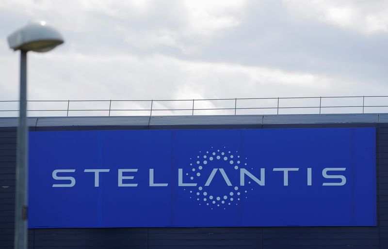 Stellantis резко увеличила прибыль в 1 пол, повысила годовой прогноз маржи Stellantis резко увеличила прибыль в 1 пол, повысила годовой прогноз маржи