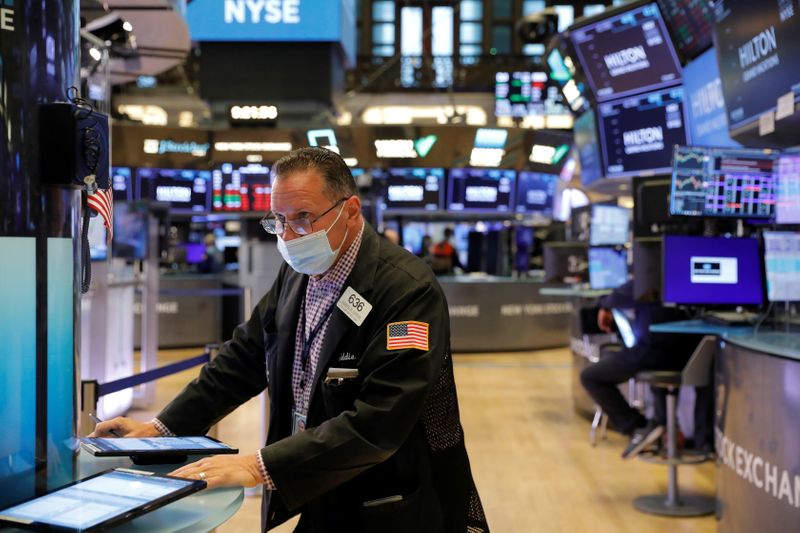 НЕДЕЛЯ НА УОЛЛ-СТРИТ-Инвесторы осторожничают, хотя акции взлетели до новых максимумов