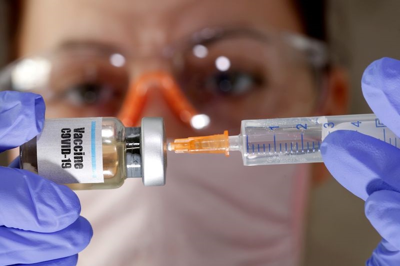 Инвесторы Pfizer и Moderna готовятся к спаду продаж вакцин
