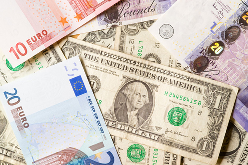 Доллар растет на фоне раздувания опасений вокруг Ebergrande