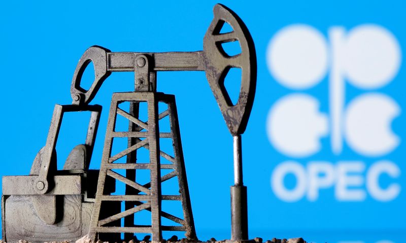 Кремль не обсуждал добычу нефти с ОПЕК+ в преддверии заседания, не хотел бы комментировать его возможные итоги
