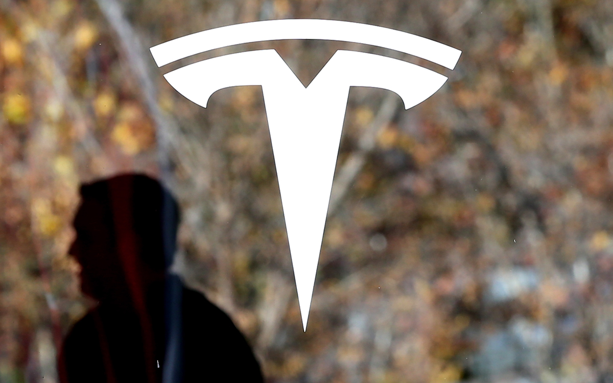 Tesla обязали выплатить $137 млн за расистские оскорбления Tesla обязали выплатить $137 млн за расистские оскорбления