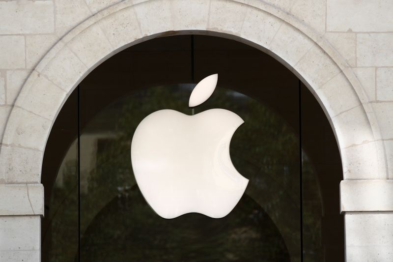 ЭКСКЛЮЗИВ-Антимонопольные регуляторы ЕС предъявят Apple обвинения из-за технологии NFC -- источники ЭКСКЛЮЗИВ-Антимонопольные регуляторы ЕС предъявят Apple обвинения из-за технологии NFC -- источники