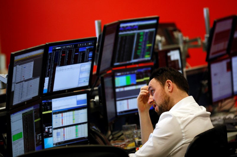 Рынок российских акций завершил торги в минусе