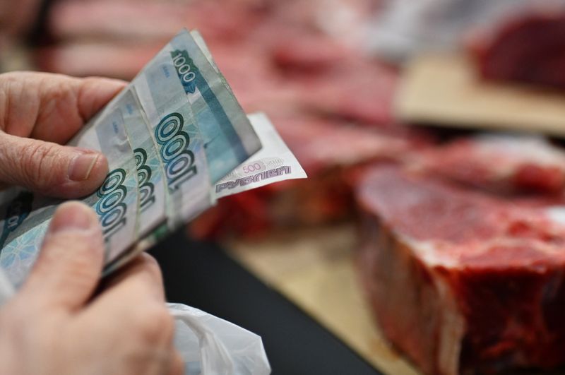 Рубль утром пятницы подрастает после эмоционального вечернего снижения Рубль утром пятницы подрастает после эмоционального вечернего снижения