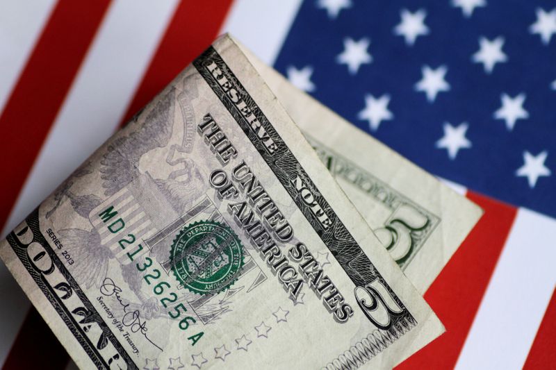 ЦБ РФ установил курс доллара США с 16 ноября в размере 72,2724 руб.