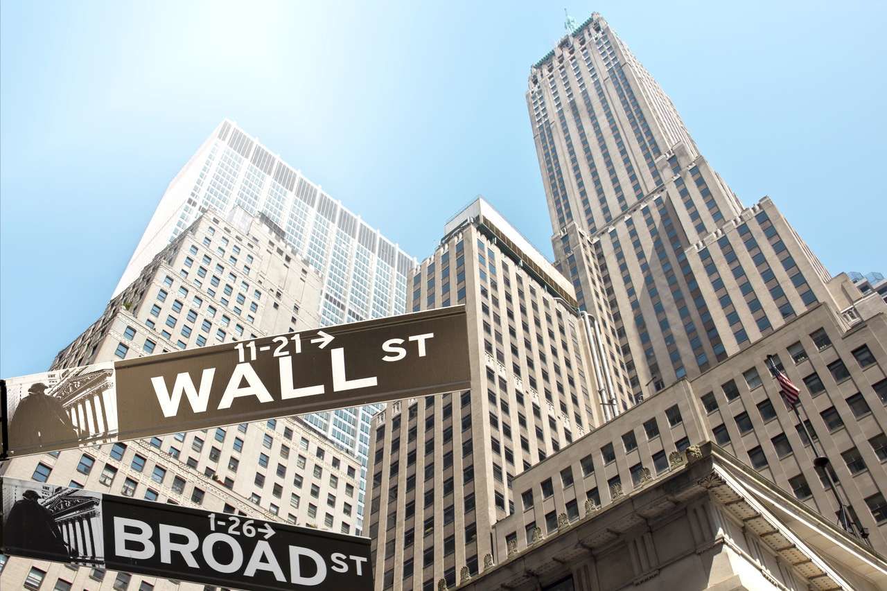 ����� ���. Exxon Mobil � ConocoPhillips ������ ����� 4%