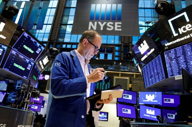 Nasdaq � S&P 500 ��������� �� �������� ����� ���������� ��������